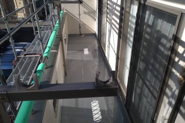 千葉県船橋市　T様邸　ベランダ防水 トップコートの再塗装をしました！
